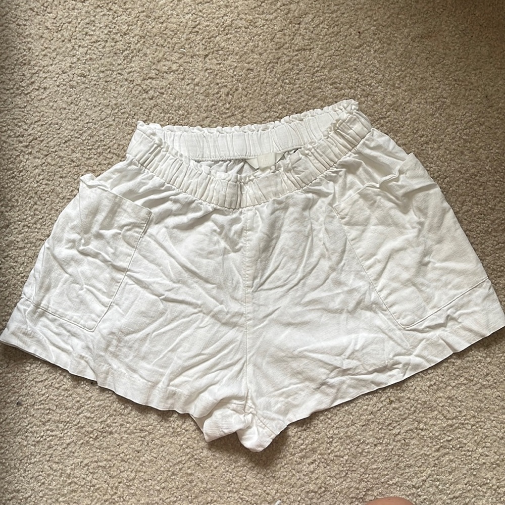 H&M white short sizeL